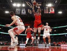 PG电子试玩官网-骑士腰斩猛龙，拉文两双闯关