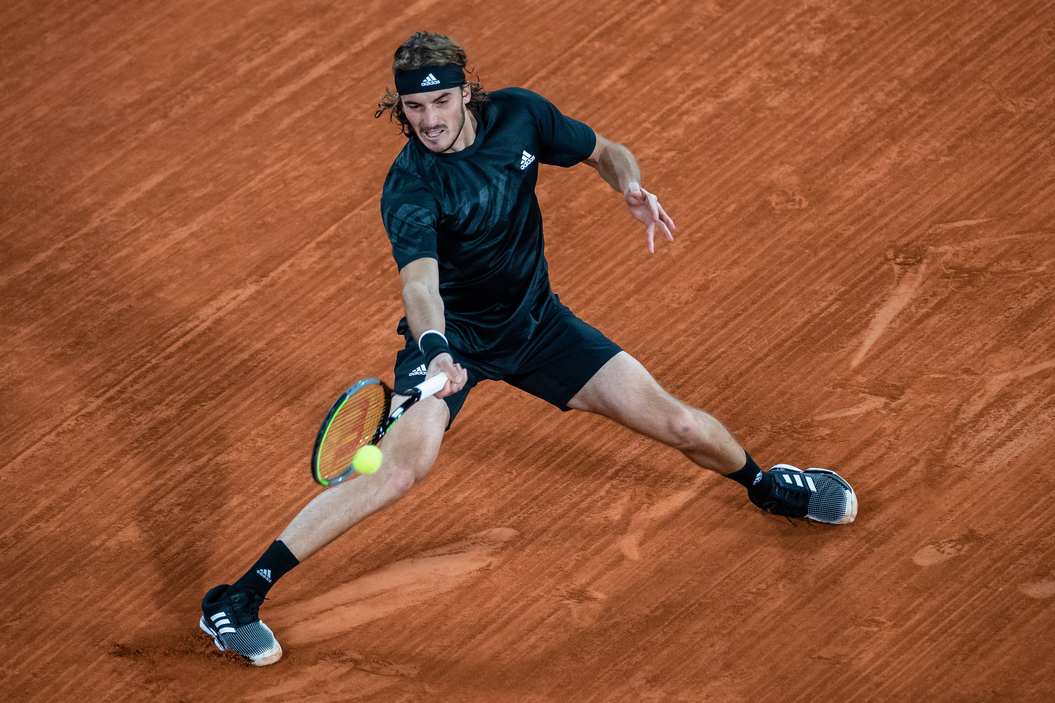 PG在线网站-法网碾压ATP总决赛，西西帕斯带队取胜